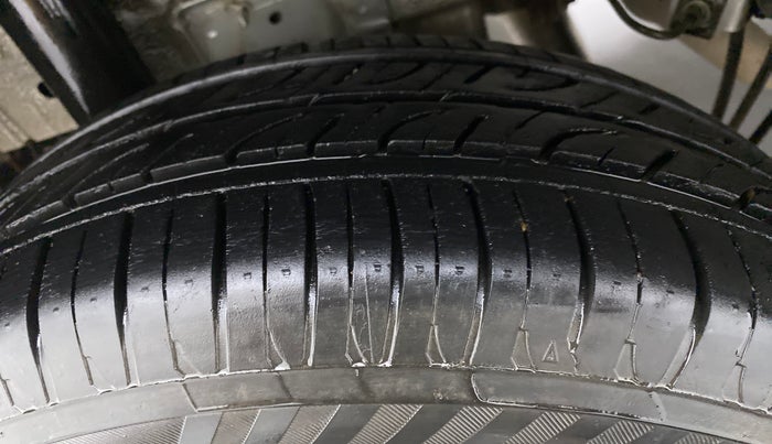 2019 Mahindra KUV 100 NXT K2 6 STR, Petrol, Manual, 34,529 km, Right Rear Tyre Tread