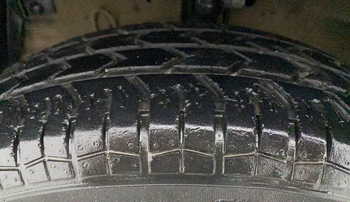 2012 Maruti Swift Dzire VXI, Petrol, Manual, 85,946 km, Left Front Tyre Tread