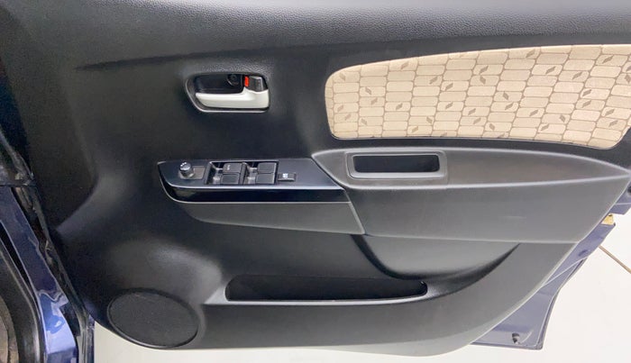 2018 Maruti Wagon R 1.0 VXI AMT, Petrol, Automatic, 38,444 km, Driver Side Door Panels Control