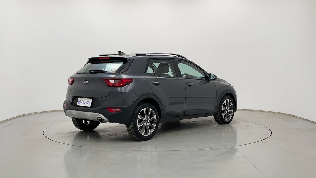 Right Back Diagonal (45- Degree) View