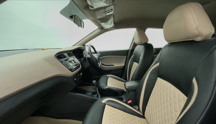 2016 Hyundai Elite i20 MAGNA 1.2, Petrol, Manual, 30,222 km, Right Side Front Door Cabin