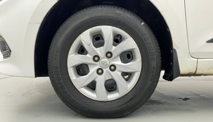 2016 Hyundai Elite i20 MAGNA 1.2, Petrol, Manual, 30,222 km, Left Front Wheel