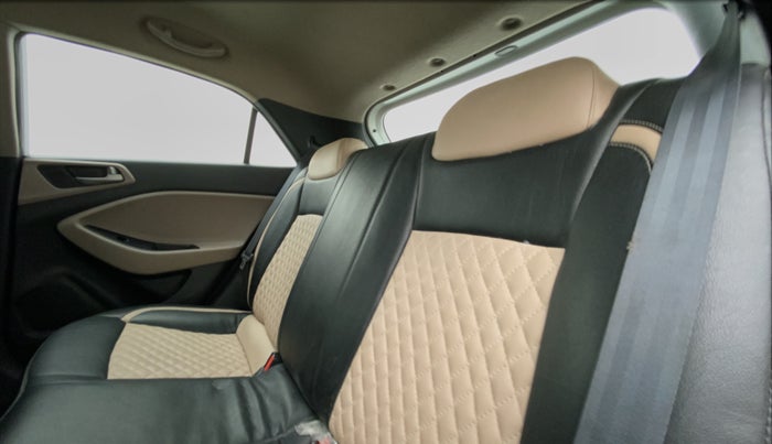 2016 Hyundai Elite i20 MAGNA 1.2, Petrol, Manual, 30,222 km, Right Side Rear Door Cabin
