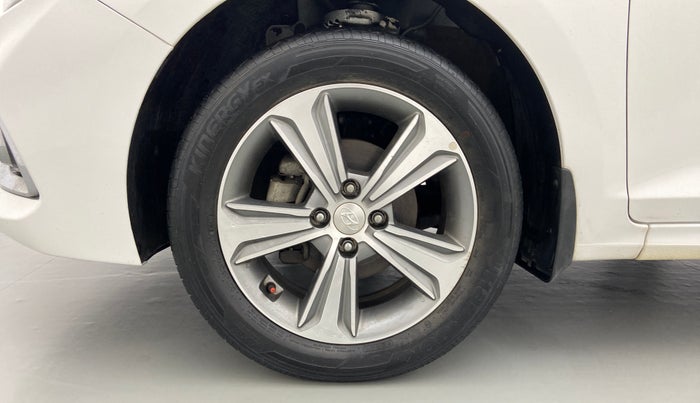 2018 Hyundai Verna 1.6 SX VTVT, Petrol, Manual, 26,922 km, Left Front Wheel
