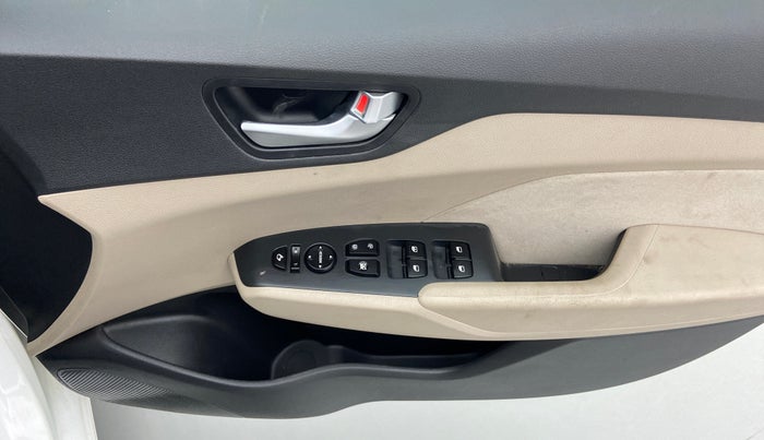 2018 Hyundai Verna 1.6 SX VTVT, Petrol, Manual, 26,922 km, Driver Side Door Panels Control