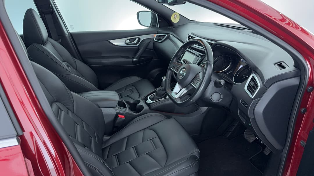 2021 Nissan Qashqai Ti, Automatic, 108229 km, Right Side Front Door Cabin View