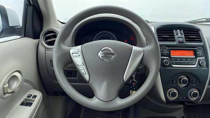 Nissan Sunny-Steering Wheel Close-up