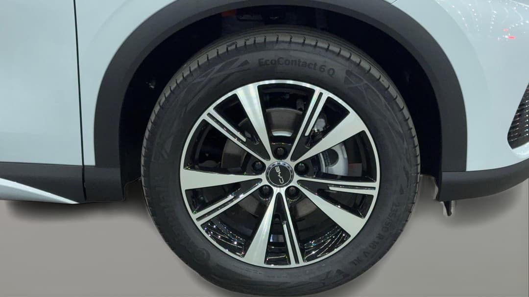 2025 Byd Atto 3 Extended Range, Automatic, 64 km, Right Front Wheel