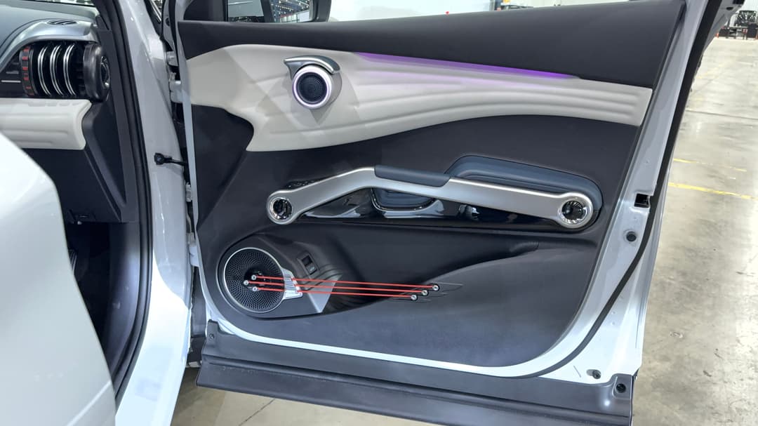 2025 Byd Atto 3 Extended Range, Automatic, 64 km, Speaker View