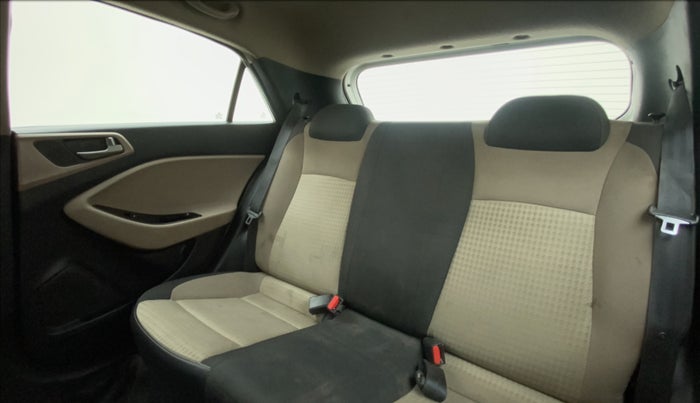 2018 Hyundai Elite i20 SPORTZ 1.2, Petrol, Manual, 61,579 km, Right Side Rear Door Cabin