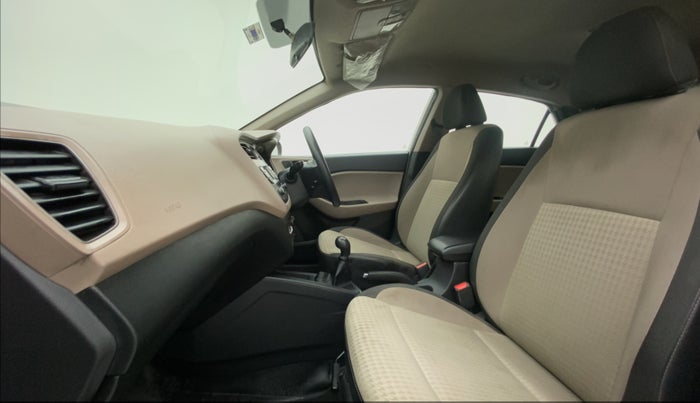 2018 Hyundai Elite i20 SPORTZ 1.2, Petrol, Manual, 61,579 km, Right Side Front Door Cabin