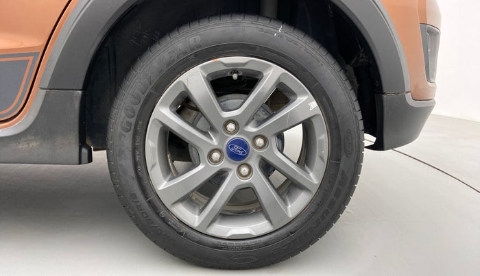 2018 Ford FREESTYLE TITANIUM 1.2 TI-VCT MT, Petrol, Manual, 31,169 km, Left Rear Wheel