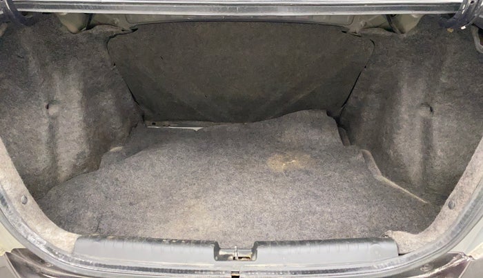 2015 Honda Amaze 1.2L I-VTEC S, Petrol, Manual, 1,14,329 km, Boot Inside