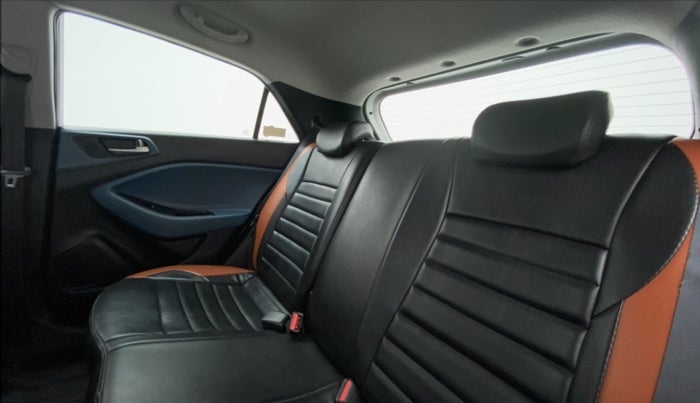 2017 Hyundai i20 Active 1.2 SX, Petrol, Manual, 28,674 km, Right Side Rear Door Cabin