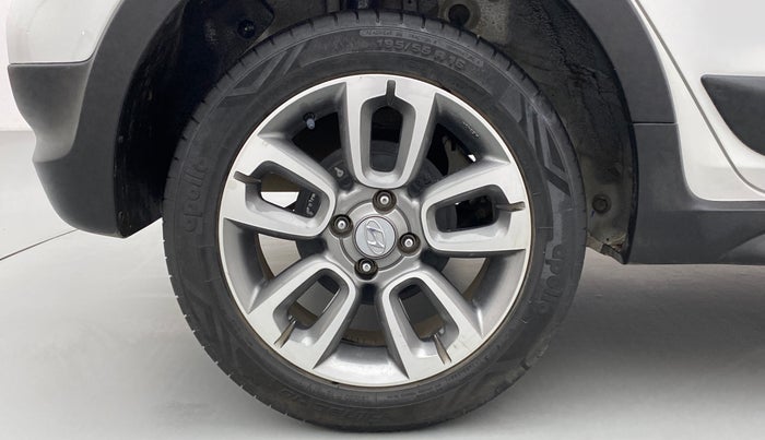 2017 Hyundai i20 Active 1.2 SX, Petrol, Manual, 28,674 km, Right Rear Wheel