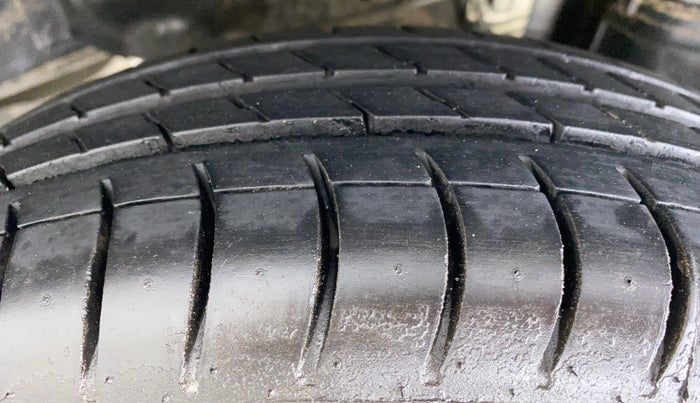 2012 Hyundai Eon D LITE PLUS, Petrol, Manual, 44,480 km, Left Rear Tyre Tread