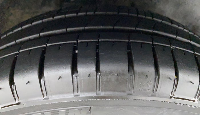 2012 Maruti Zen Estilo VXI, Petrol, Manual, 36,628 km, Right Front Tyre Tread