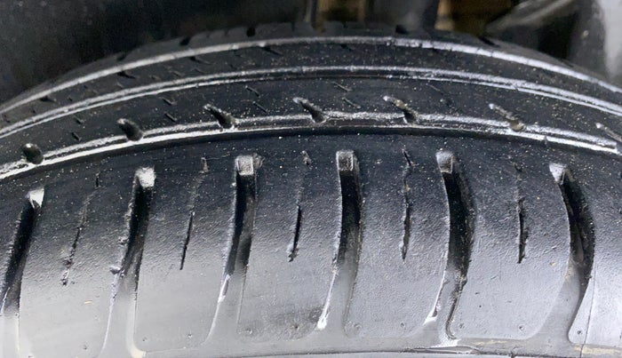 2018 Maruti Dzire VXI, Petrol, Manual, 24,930 km, Left Rear Tyre Tread
