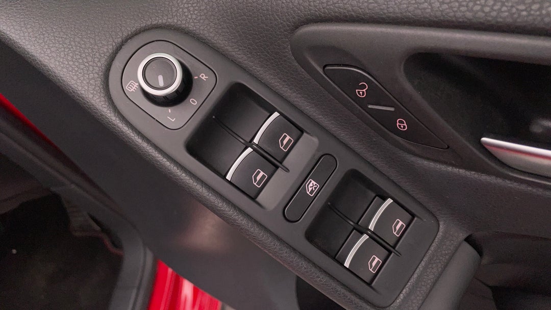 2010 Volkswagen Golf Gti, Automatic, 70337 km, Drivers Side Door Panel Controls