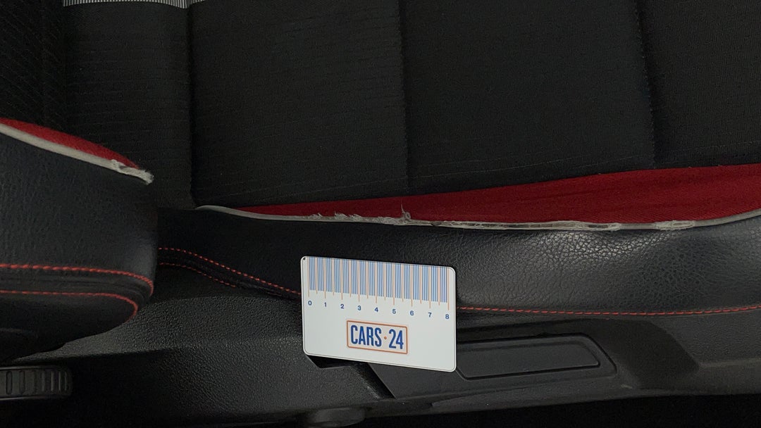 2010 Volkswagen Golf Gti, Automatic, 70337 km, Seats Front RHS Wear