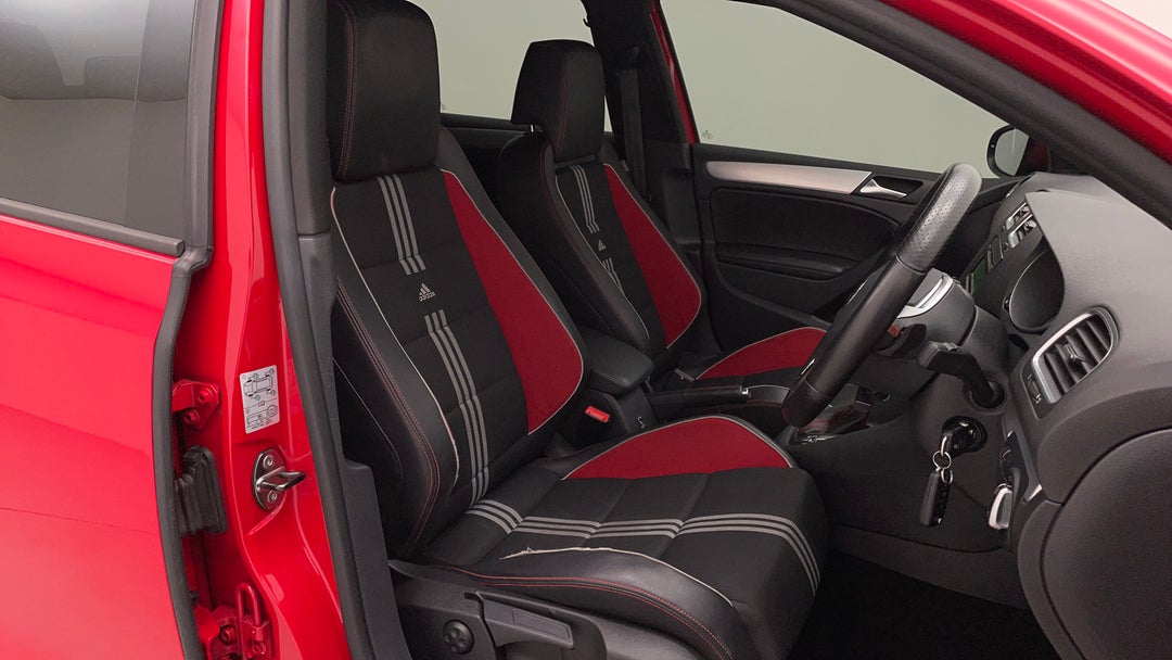 2010 Volkswagen Golf Gti, Automatic, 70337 km, Right Side Front Door Cabin View