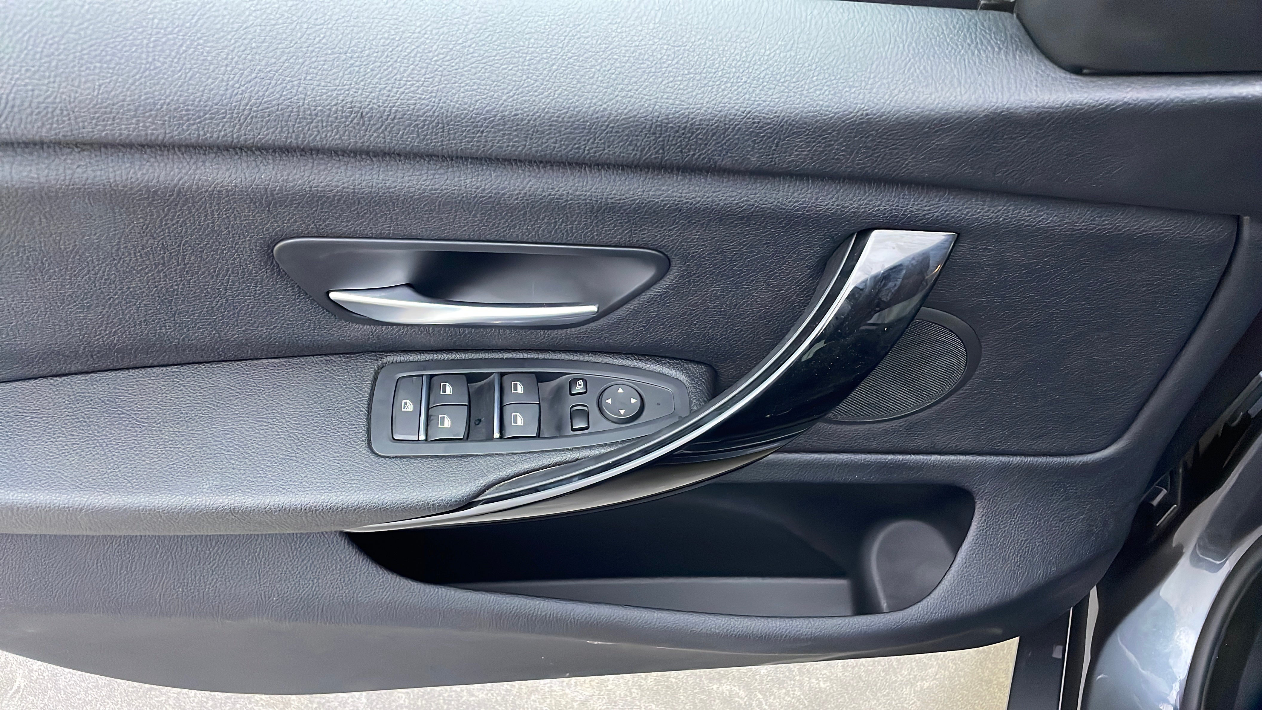 BMW 4 Series-Driver Side Door Panels Controls