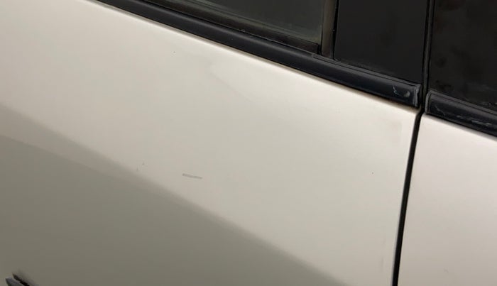 2012 Maruti Swift VXI, Petrol, Manual, 37,991 km, Right rear door - Slightly rusted