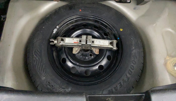 2012 Maruti Swift VXI, Petrol, Manual, 37,991 km, Spare Tyre