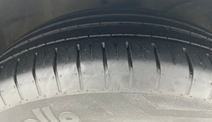 2019 Maruti Swift ZXI, Petrol, Manual, 31,041 km, Right Front Tyre Tread