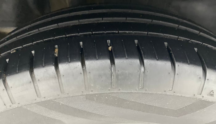 2019 Maruti Swift ZXI, Petrol, Manual, 31,041 km, Right Rear Tyre Tread