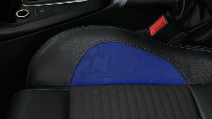 FORD FOCUS-Seat LHS Front Stain