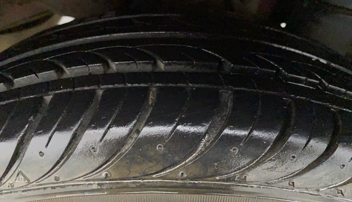 2018 Hyundai Eon ERA PLUS, Petrol, Manual, 11,997 km, Right Front Tyre Tread