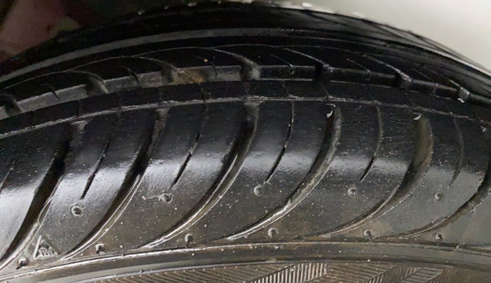 2018 Hyundai Eon ERA PLUS, Petrol, Manual, 11,997 km, Left Rear Tyre Tread