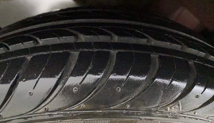 2018 Hyundai Eon ERA PLUS, Petrol, Manual, 11,997 km, Right Rear Tyre Tread