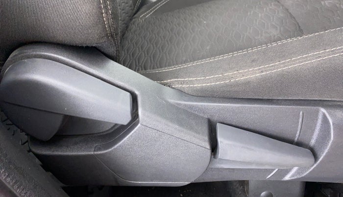 2021 Renault Kiger RXZ 1.0 TURBO MT, Petrol, Manual, 12,349 km, Driver Side Adjustment Panel