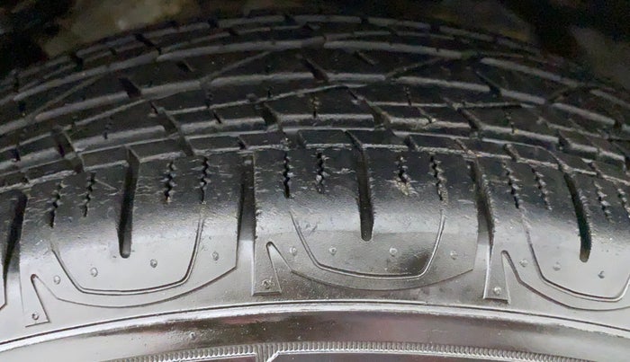 2017 Jeep Compass 2.0 LONGITUDE (O), Diesel, Manual, 24,711 km, Left Front Tyre Tread