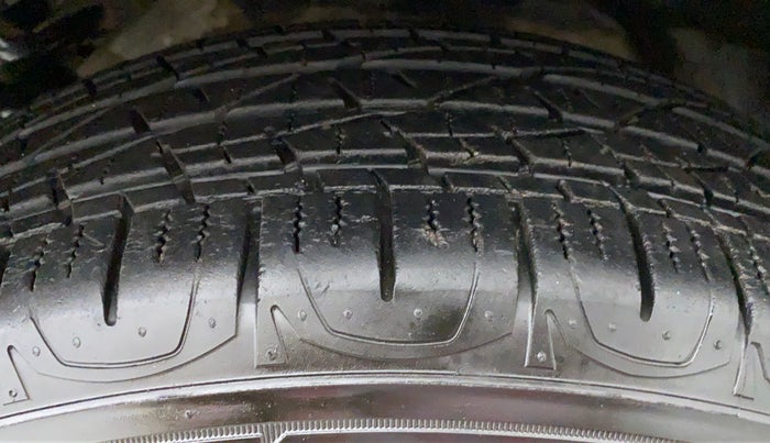 2017 Jeep Compass 2.0 LONGITUDE (O), Diesel, Manual, 24,711 km, Left Rear Tyre Tread