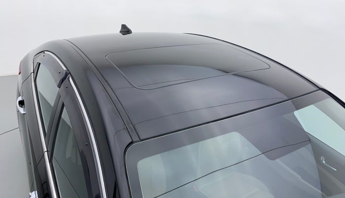 2018 Hyundai Verna 1.6 SX VTVT AT (O), Petrol, Automatic, 29,407 km, Roof