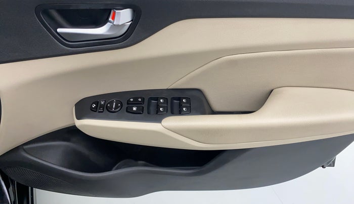 2018 Hyundai Verna 1.6 SX VTVT AT (O), Petrol, Automatic, 29,407 km, Driver Side Door Panels Control