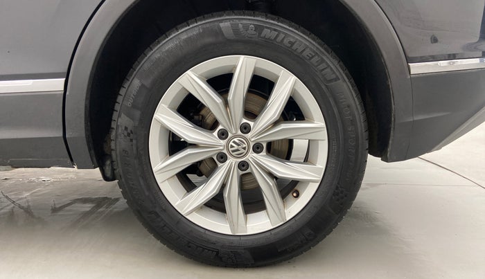2018 Volkswagen TIGUAN HIGHLINE A/T, Diesel, Automatic, 68,377 km, Left Rear Wheel