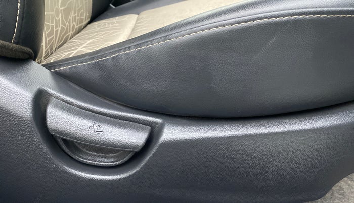 2017 Hyundai Grand i10 magna 1.2 crdi, Diesel, Manual, 87,535 km, Driver Side Adjustment Panel
