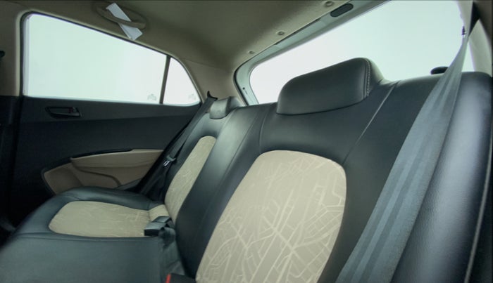 2017 Hyundai Grand i10 magna 1.2 crdi, Diesel, Manual, 87,535 km, Right Side Rear Door Cabin
