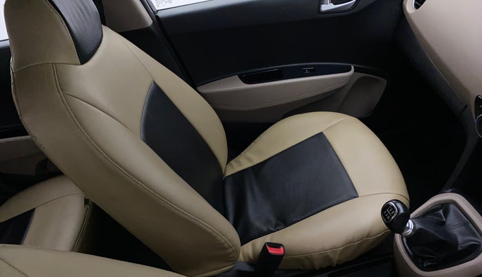 2016 Hyundai Grand i10 SPORTZ 1.2 KAPPA VTVT, Petrol, Manual, 72,978 km, Front left seat (passenger seat) - Cover slightly torn