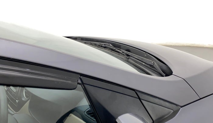 2016 Hyundai Grand i10 SPORTZ 1.2 KAPPA VTVT, Petrol, Manual, 72,978 km, Right A pillar - Minor scratches