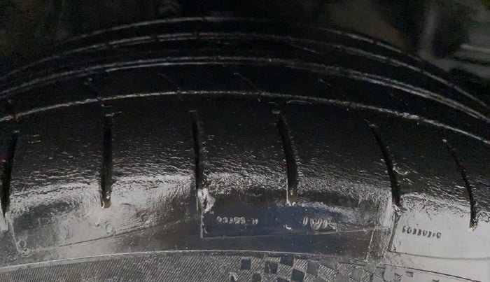 2014 Toyota Corolla Altis G PETROL, Petrol, Manual, 68,791 km, Right Front Tyre Tread