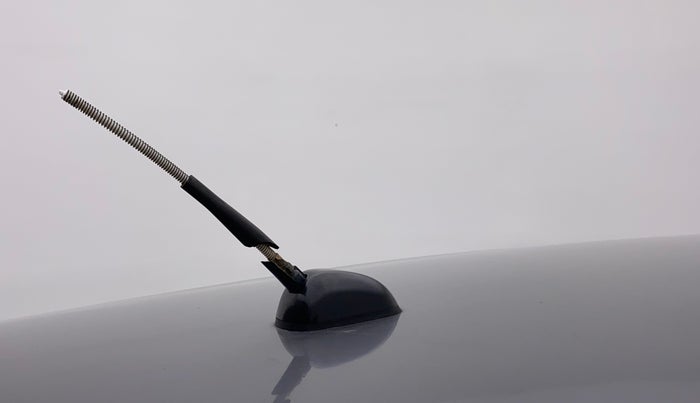 2012 Maruti Swift ZXI, Petrol, Manual, 65,139 km, Roof - Antenna has minor damage