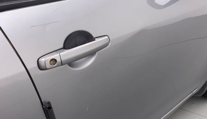 2012 Maruti Swift ZXI, Petrol, Manual, 65,139 km, Driver-side door - Minor scratches