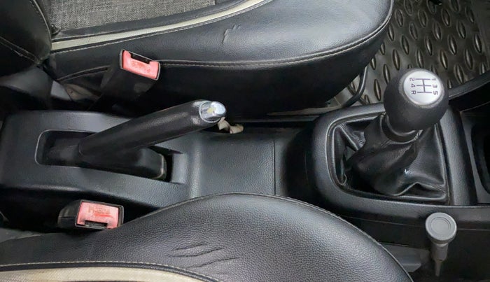 2012 Maruti Swift ZXI, Petrol, Manual, 65,139 km, Gear Lever
