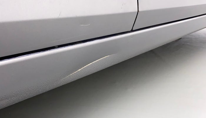 2012 Maruti Swift ZXI, Petrol, Manual, 65,139 km, Right running board - Slightly dented