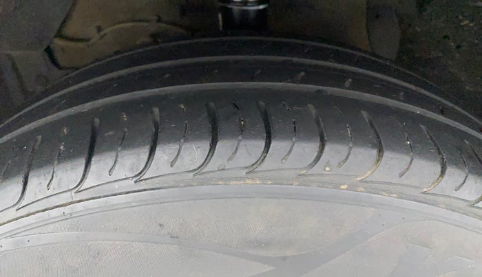 2018 Maruti Vitara Brezza ZDI PLUS, Diesel, Manual, 95,697 km, Left Front Tyre Tread